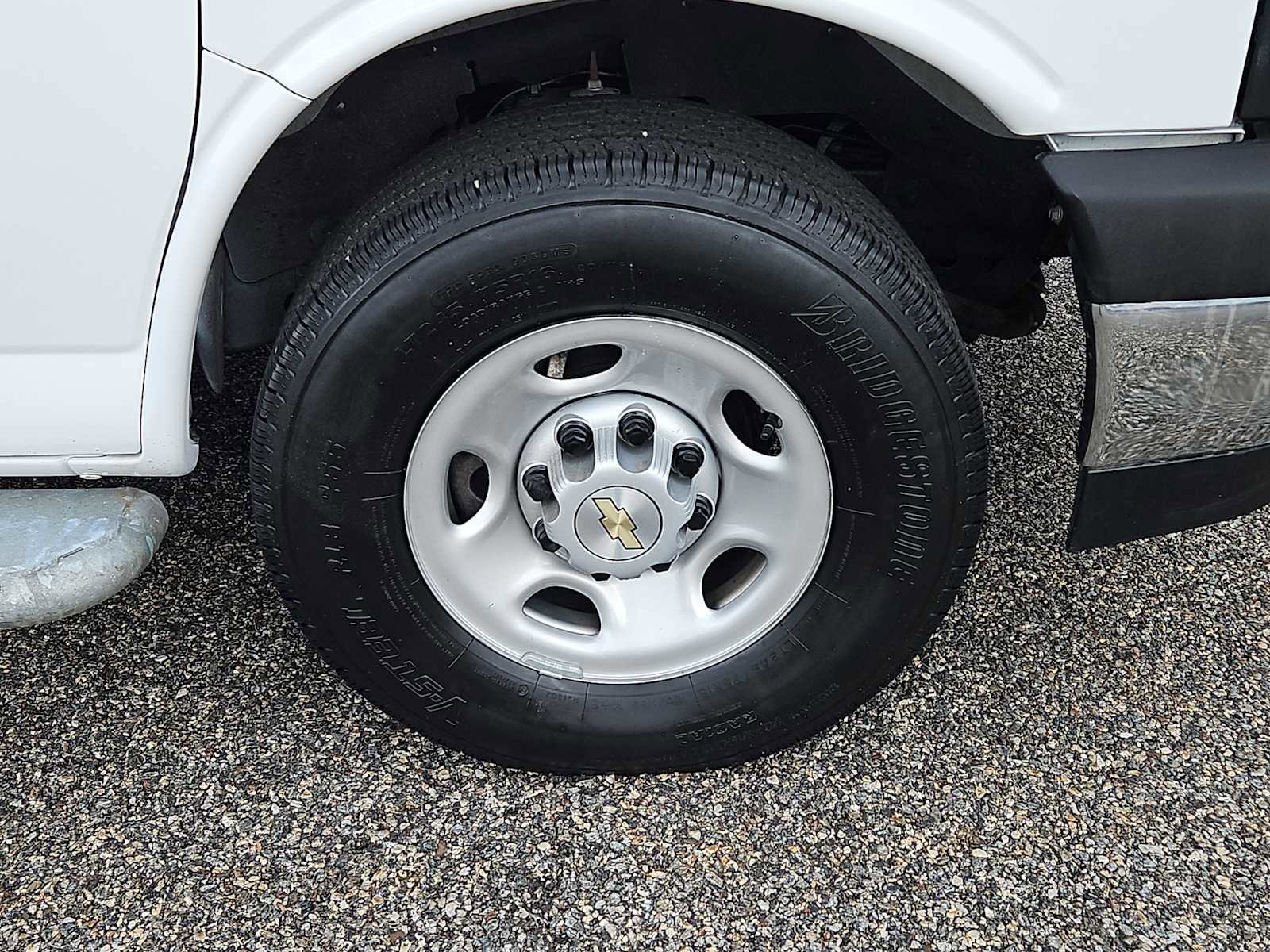 Used 2024 Chevrolet Express 2500 w/ Driver Convenience Package image 10