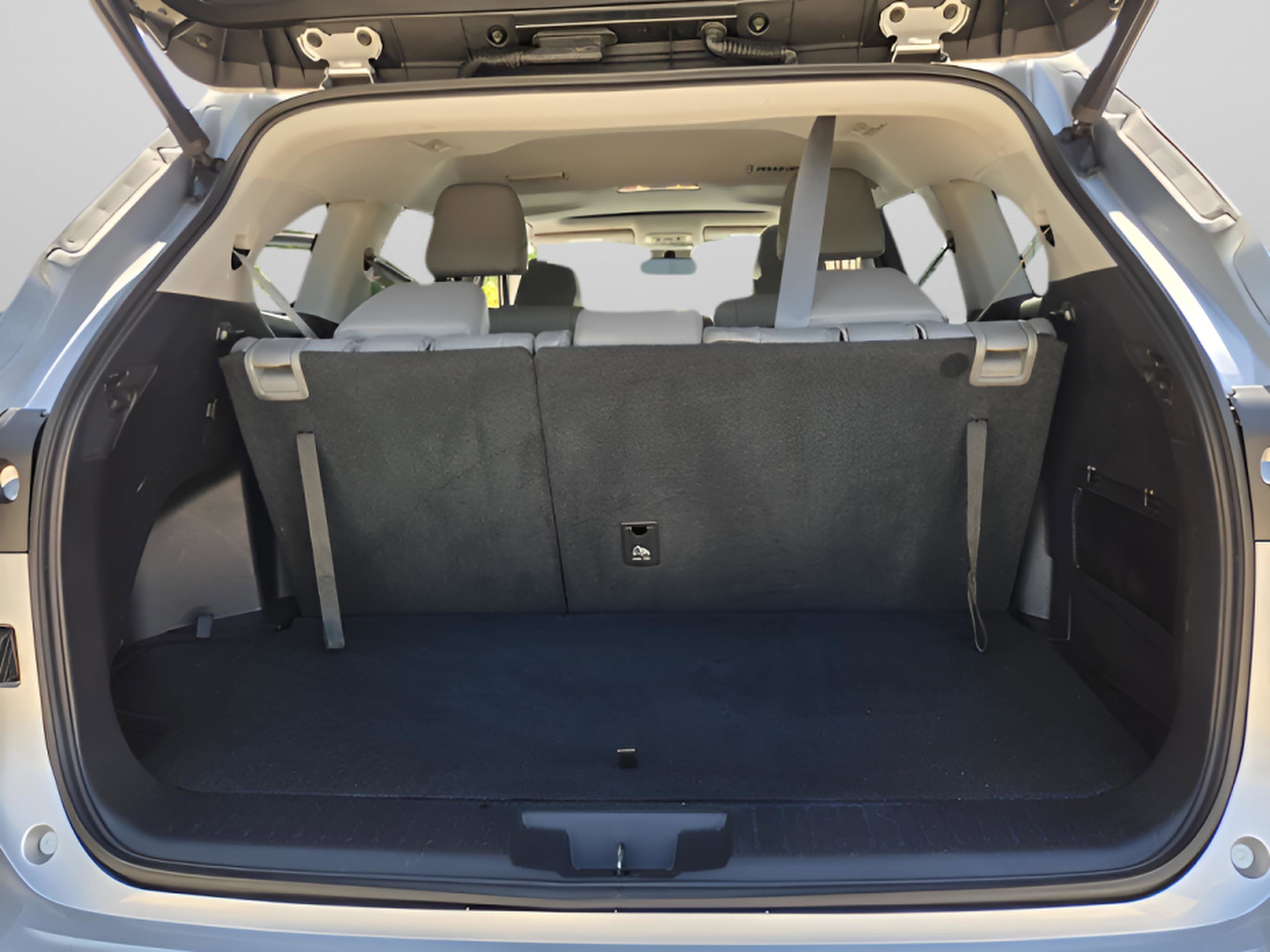 Used 2020 Toyota Highlander XLE image 17