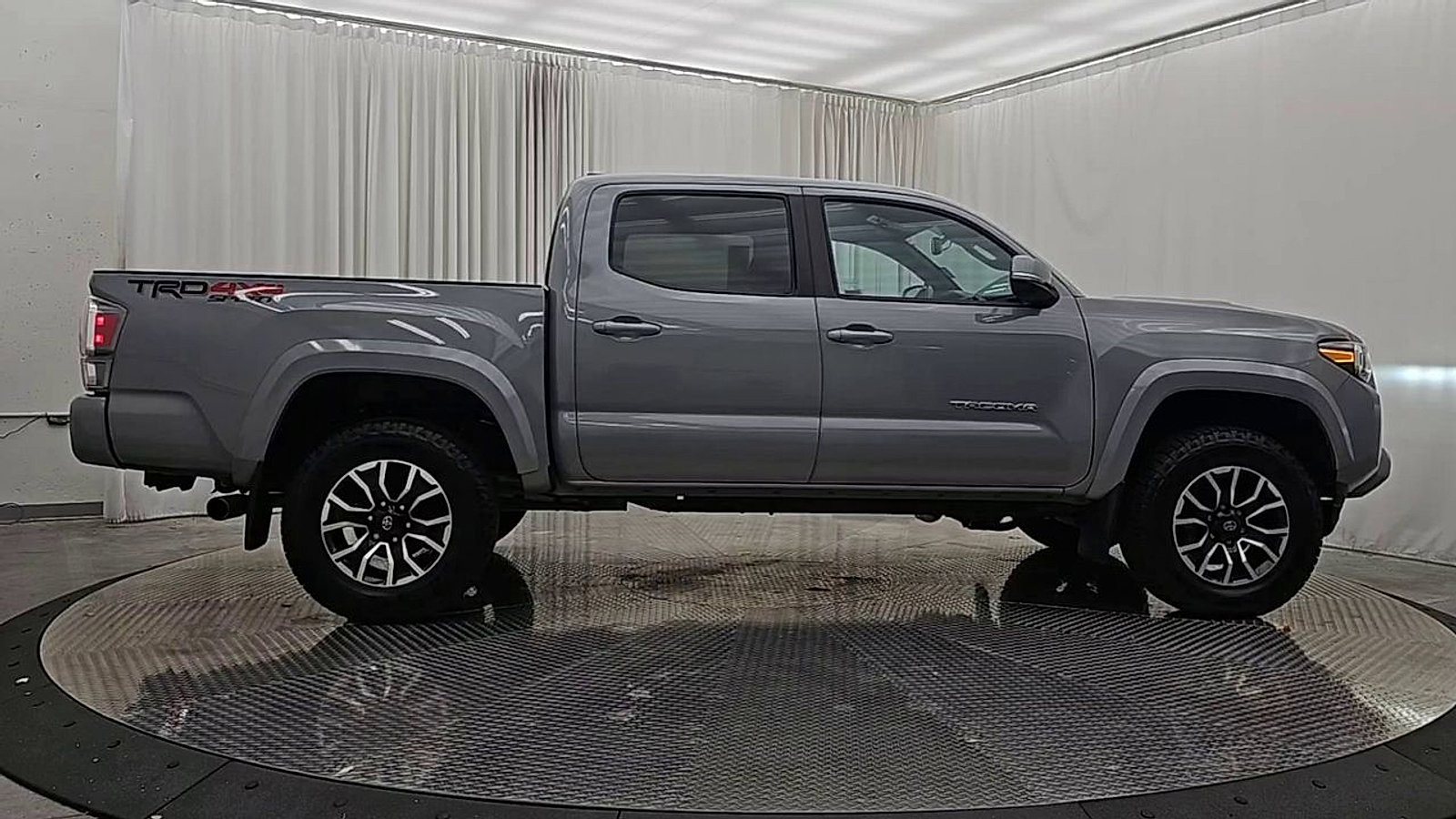 Used 2021 Toyota Tacoma TRD Sport w/ Technology Package AWD/4WD image 9
