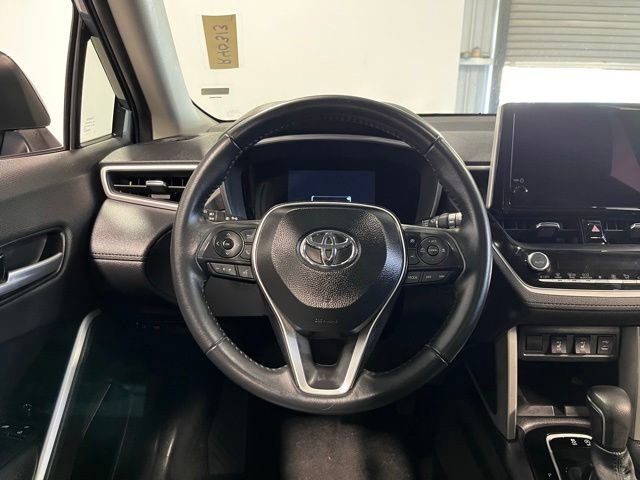 Used 2025 Toyota Corolla Cross XLE FWD image 20