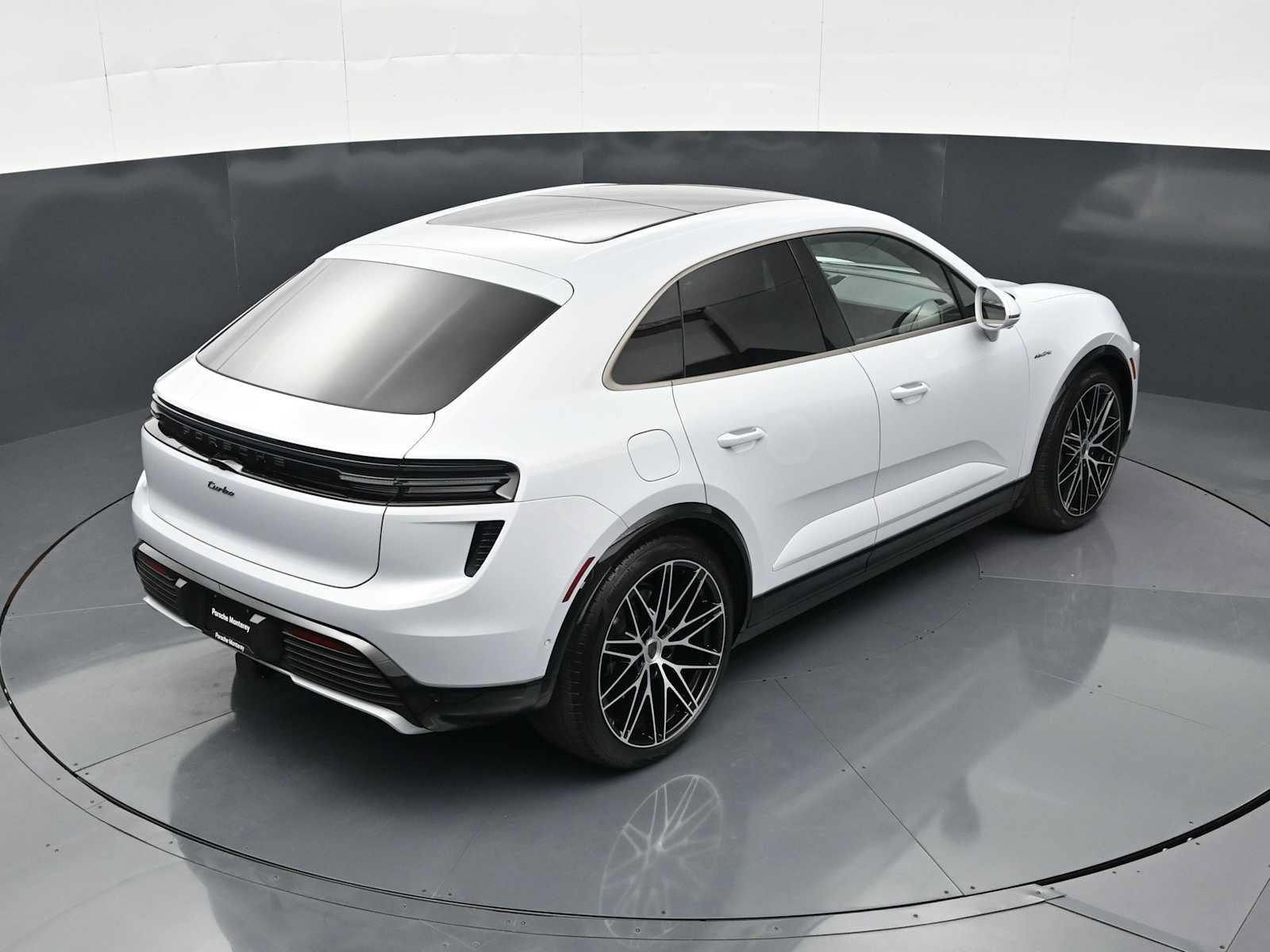 New 2026 Porsche Macan Turbo Electric AWD/4WD image 39