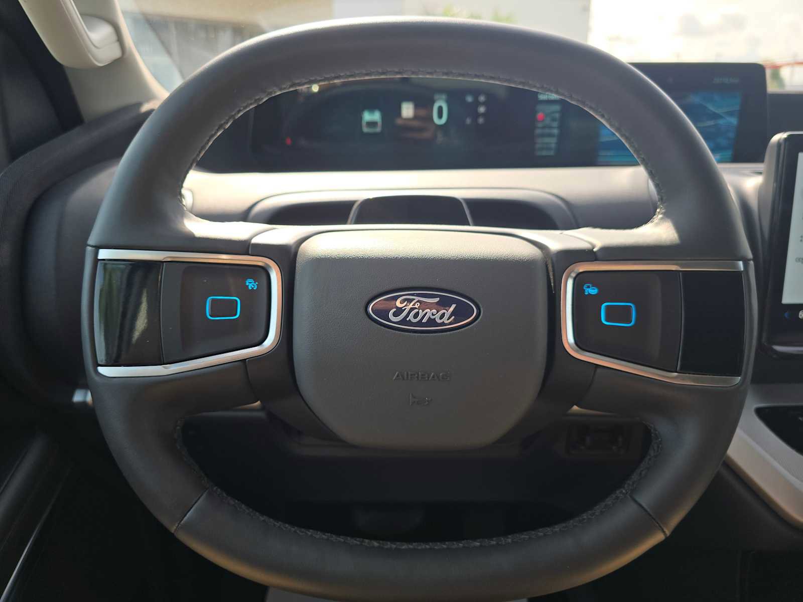 Used 2025 Ford Expedition Active AWD/4WD image 24