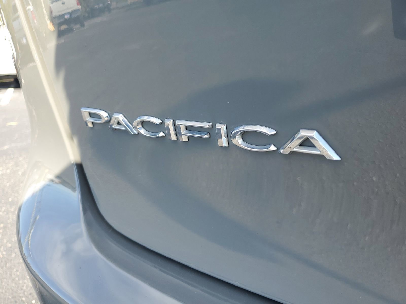 Used 2022 Chrysler Pacifica Touring-L image 7