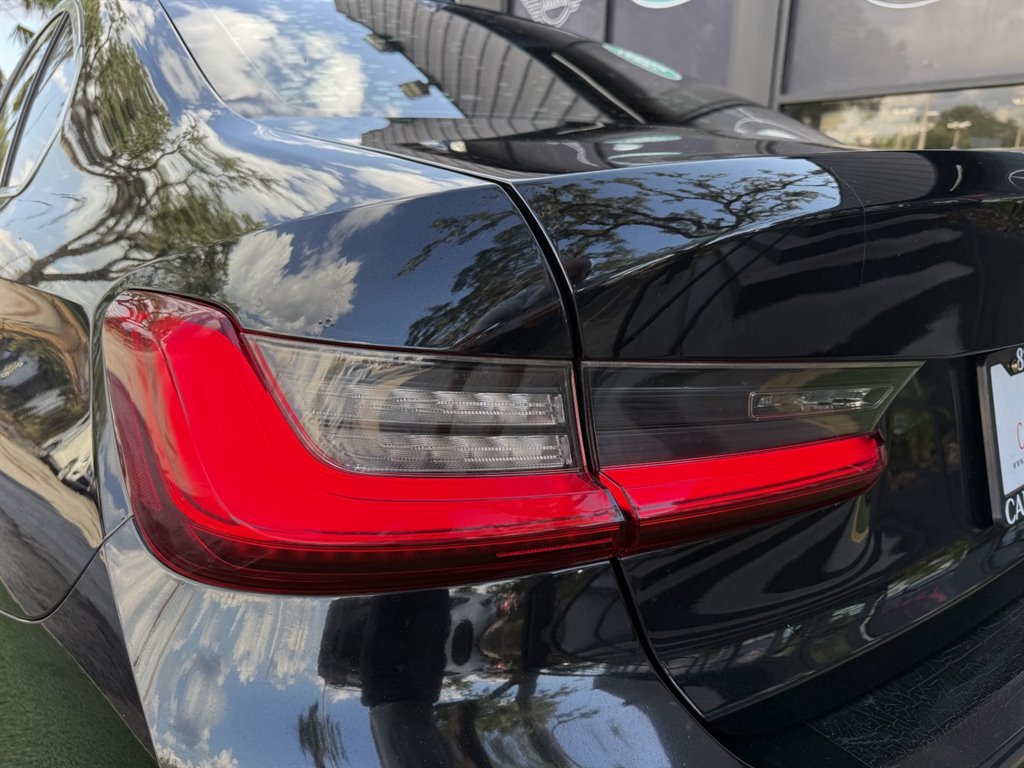 Used 2020 BMW 330i Sedan w/ Driving Assistance Package RWD image 11