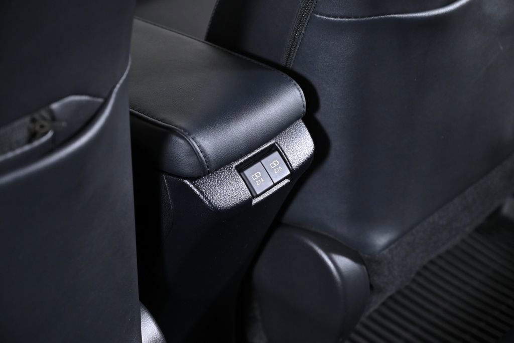 Used 2022 Toyota Prius Prime XLE image 40