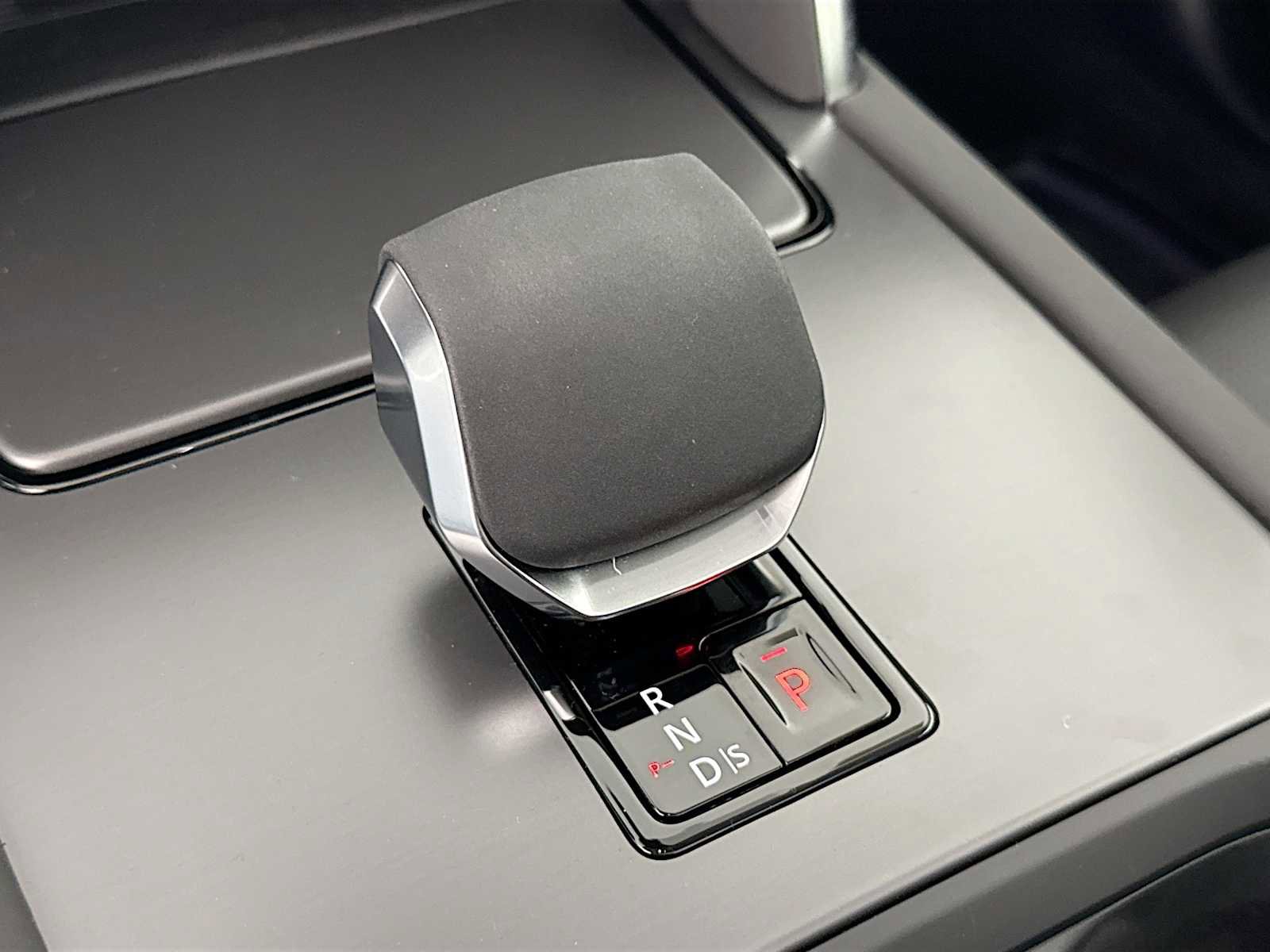 New 2025 Land Rover Discovery Sport S image 17