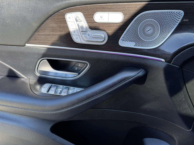 Used 2020 Mercedes-Benz GLE 450 4MATIC w/ Premium Package image 17