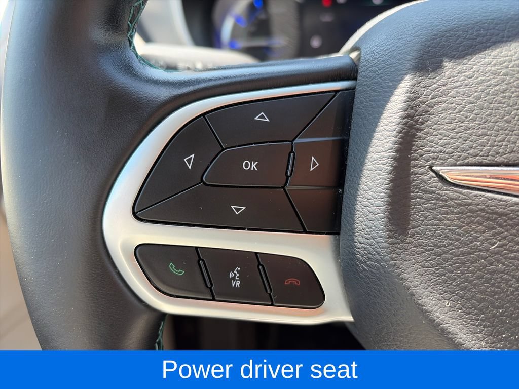 Used 2018 Chrysler Pacifica Touring-L FWD image 15