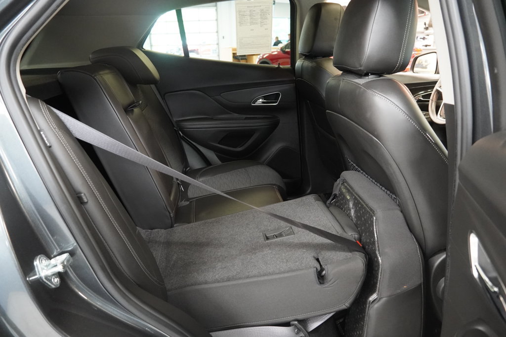 Used 2016 Buick Encore Convenience AWD/4WD image 32