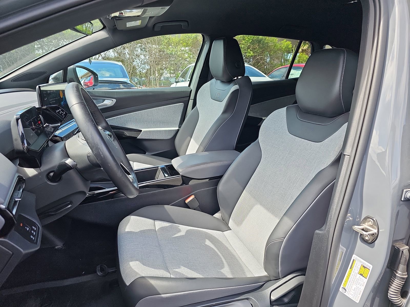 Used 2023 Volkswagen ID.4 Pro image 16