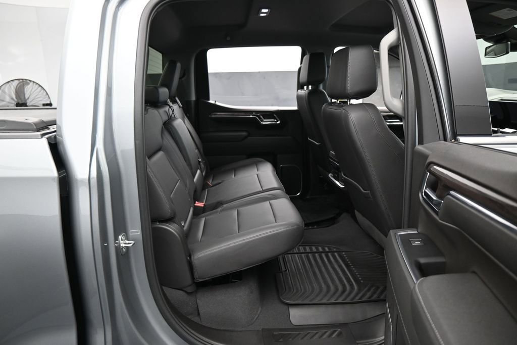 Used 2024 Chevrolet Silverado 1500 LTZ RWD image 43