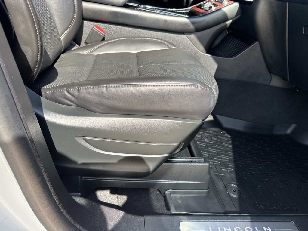 Used 2022 Lincoln Aviator Reserve w/ Elements Package Plus RWD image 14