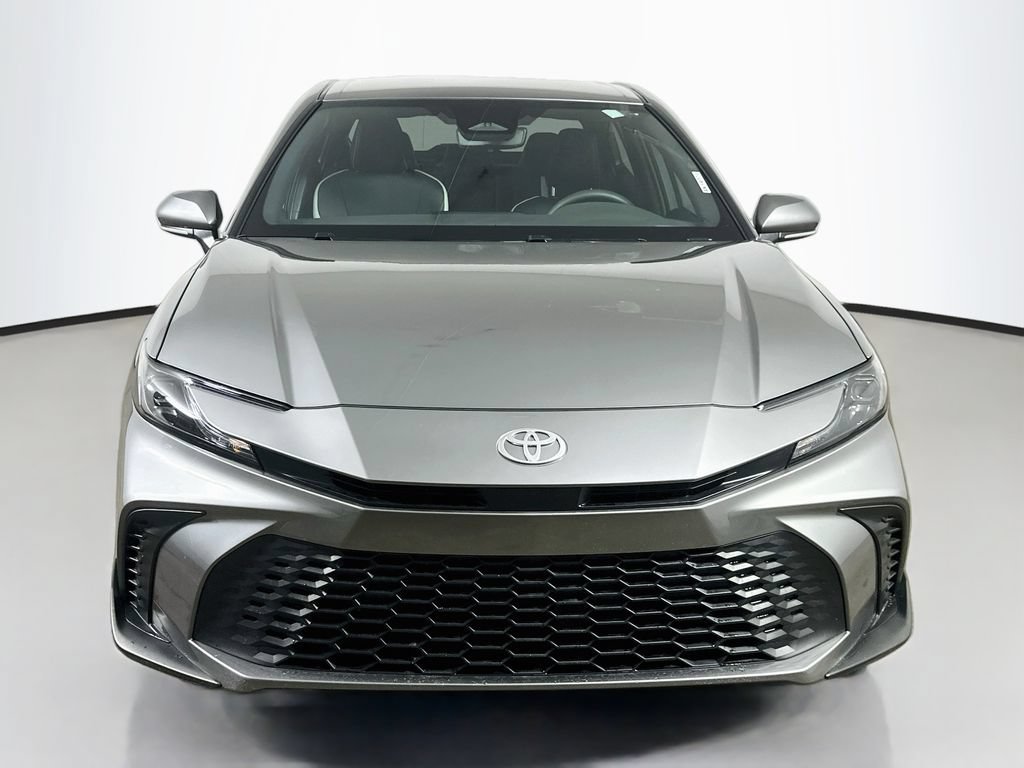 Used 2025 Toyota Camry SE FWD image 2