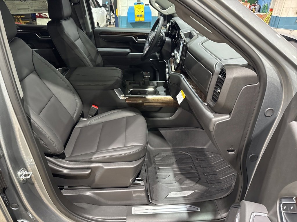 New 2026 GMC Sierra 1500 Elevation image 42