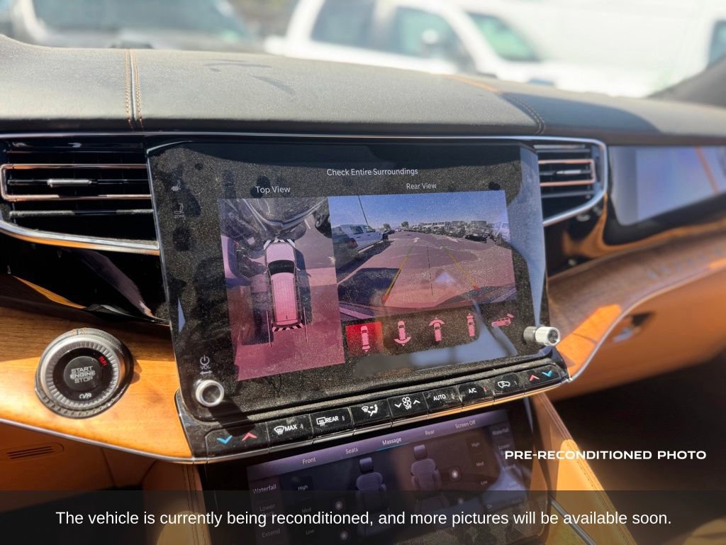 Used 2022 Jeep Grand Wagoneer Series III AWD/4WD image 12