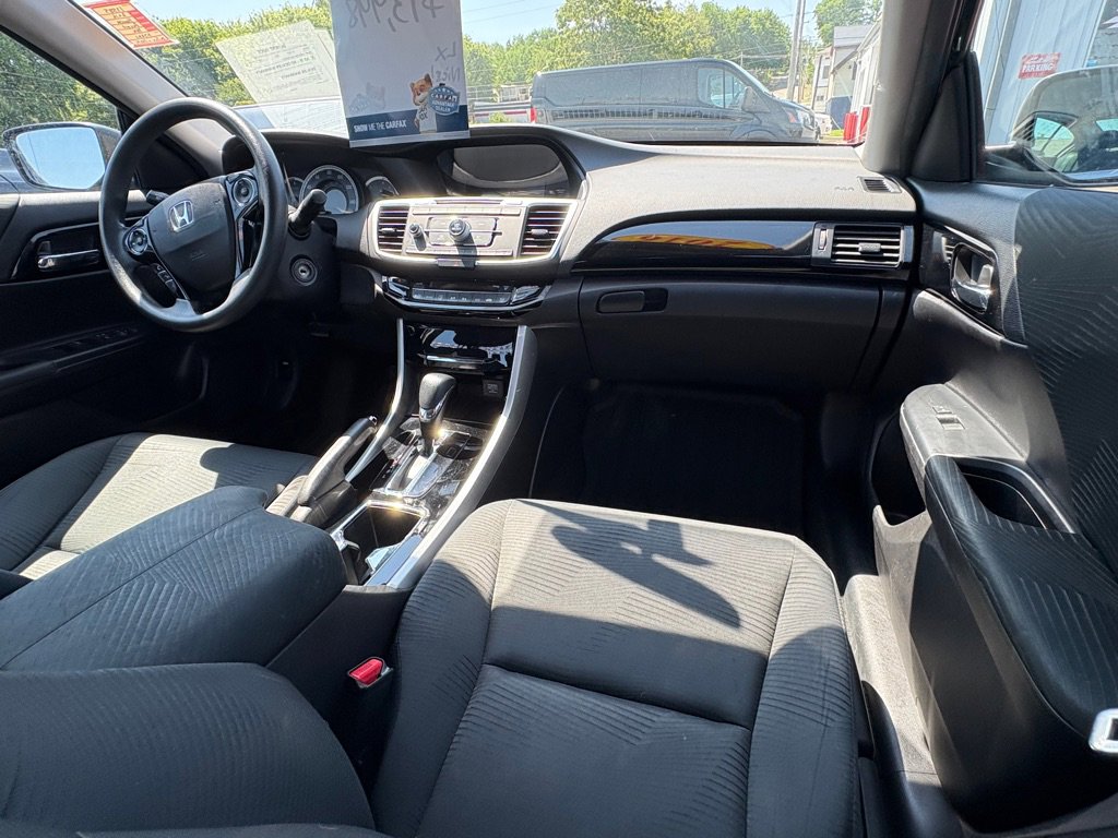 Used 2016 Honda Accord LX image 17