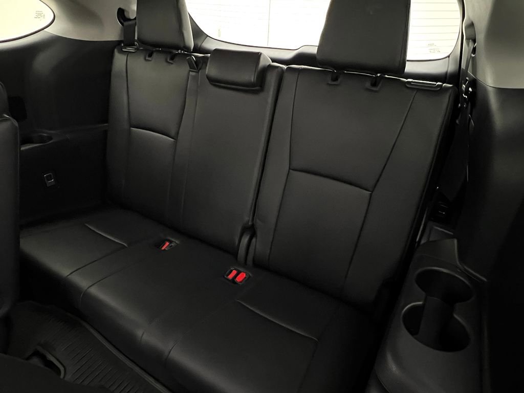 Used 2024 Toyota Highlander XLE image 18
