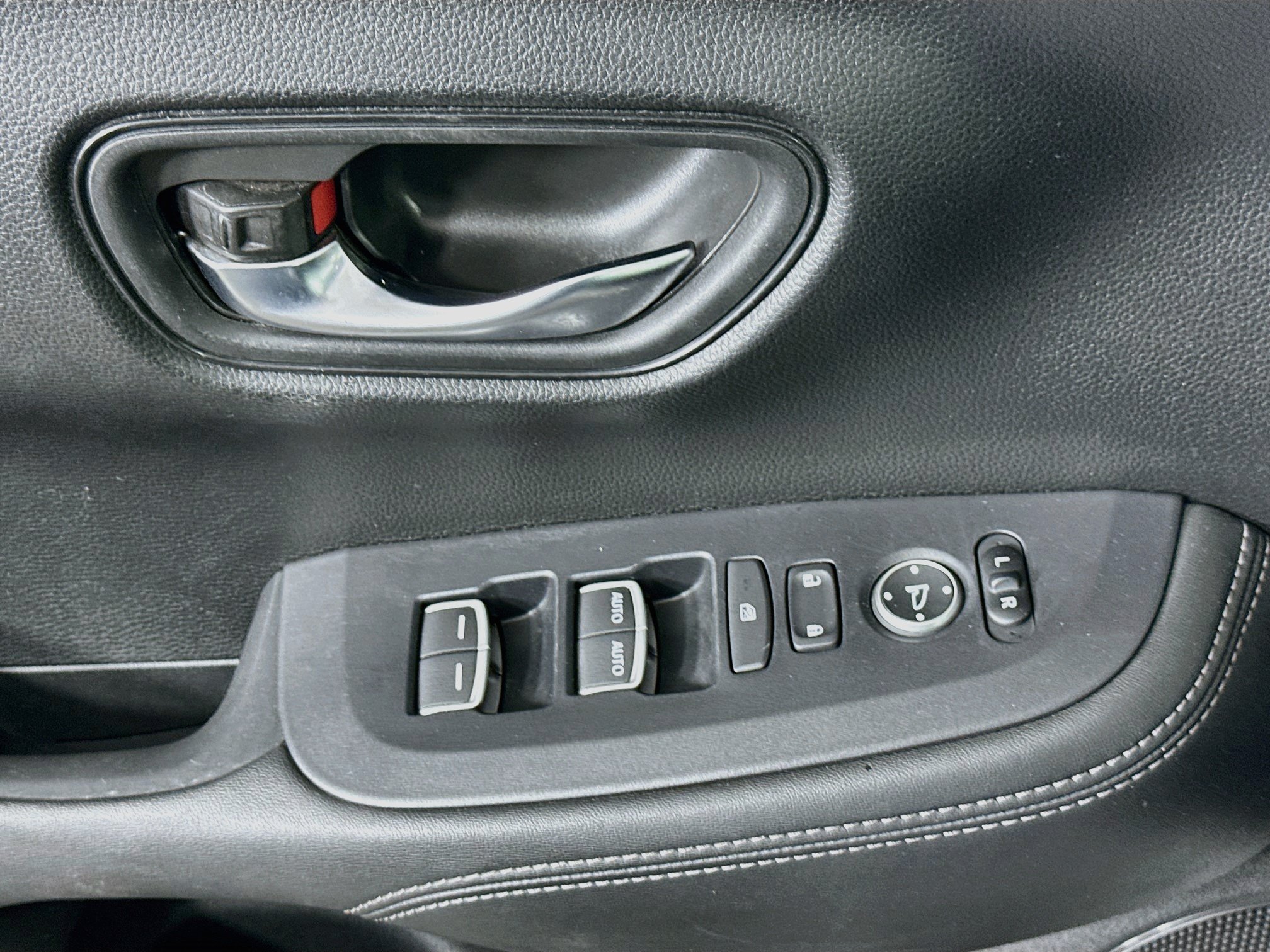 Used 2024 Honda HR-V EX-L image 15