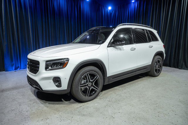 New 2026 Mercedes-Benz GLB 250