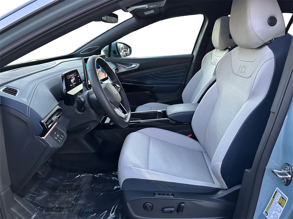 Used 2025 Volkswagen ID.4 Pro S Plus image 9