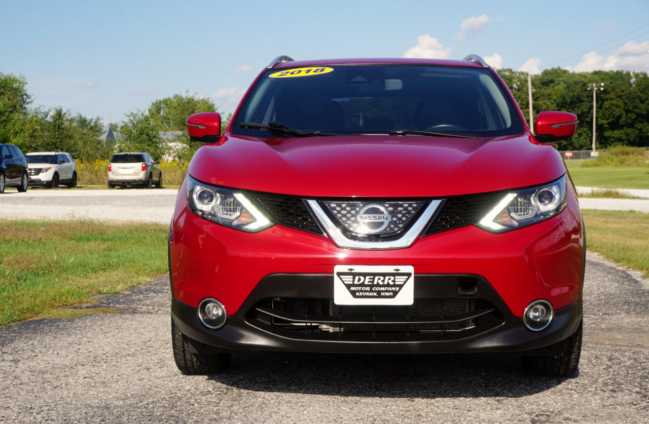 Used 2018 Nissan Rogue Sport SL w/ SL Premium Package image 3