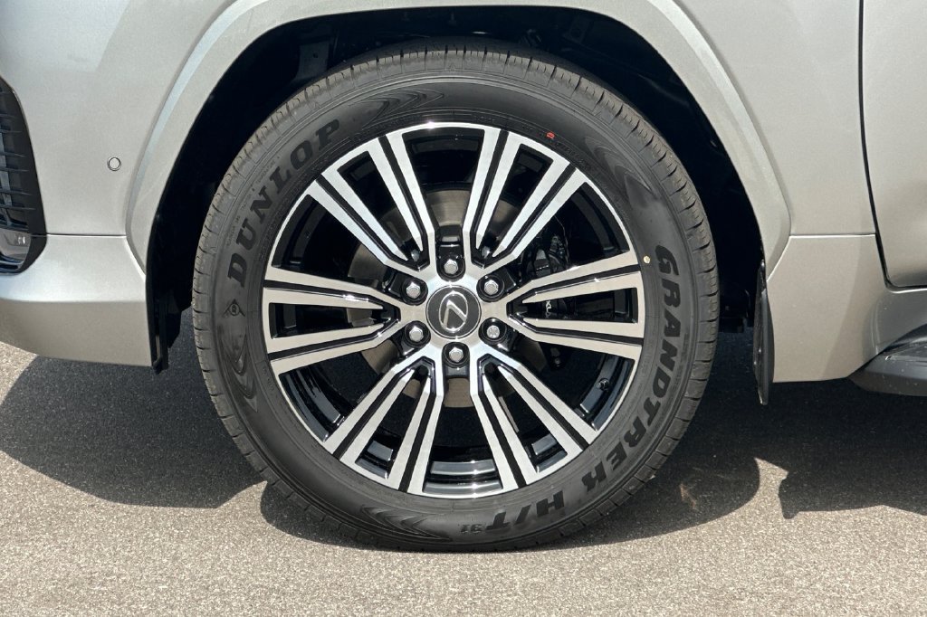 New 2026 Lexus LX 700h Luxury w/ Appearance Package AWD/4WD image 26