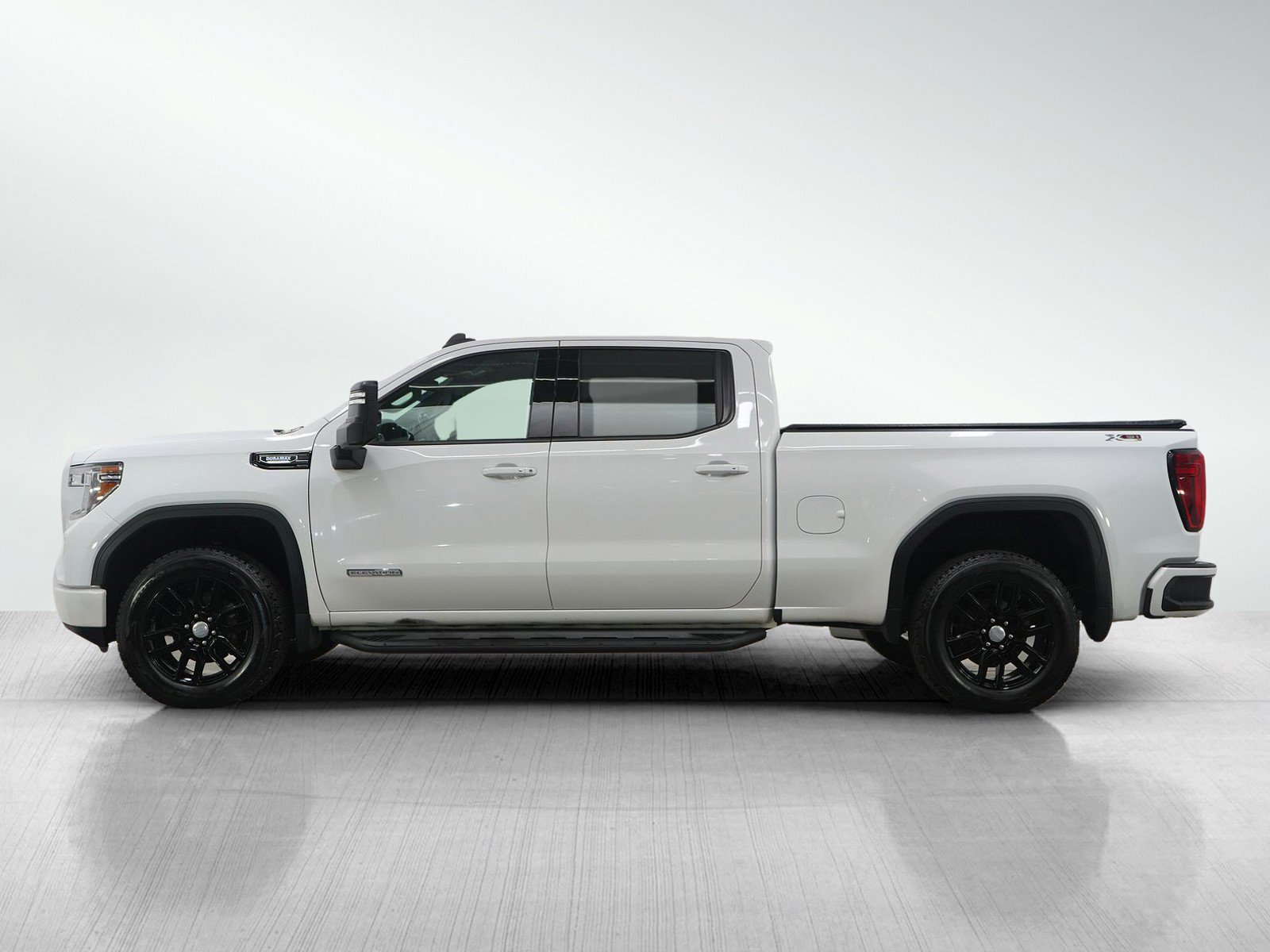 Used 2022 GMC Sierra 1500 Elevation image 2