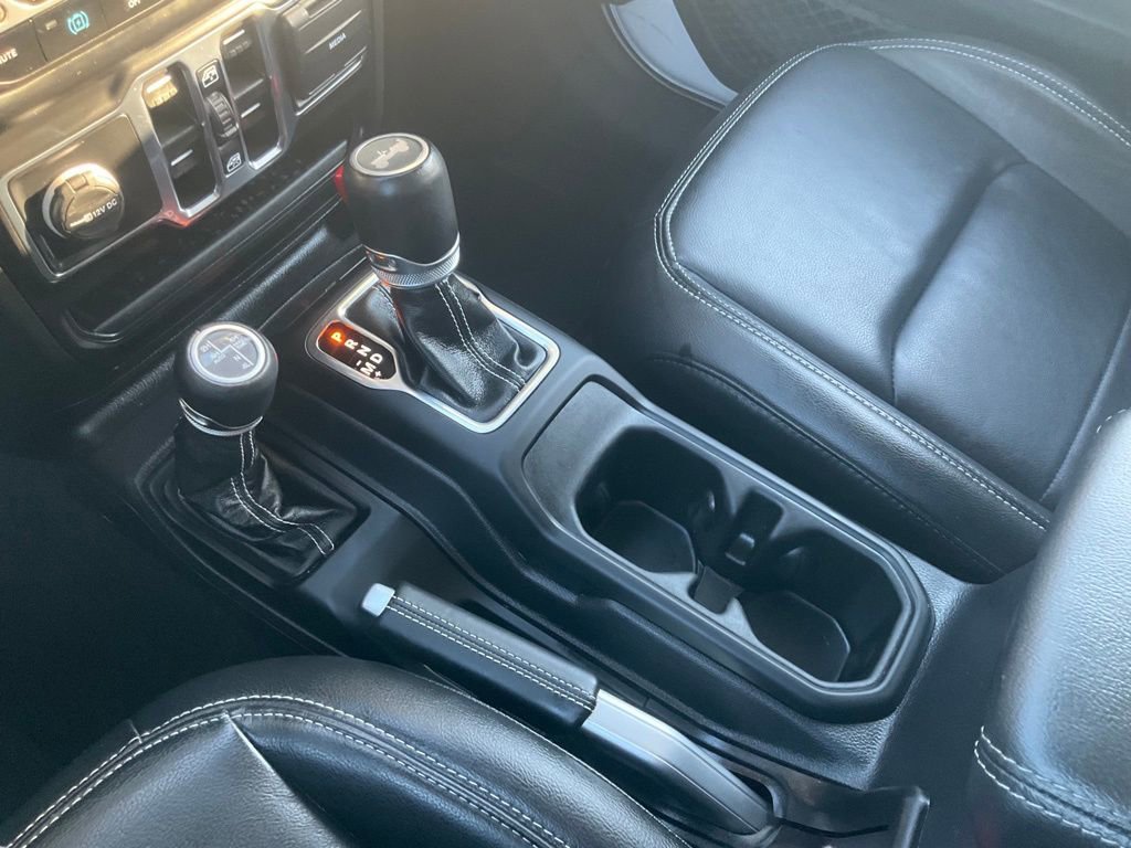 Used 2023 Jeep Wrangler Unlimited Sahara image 27