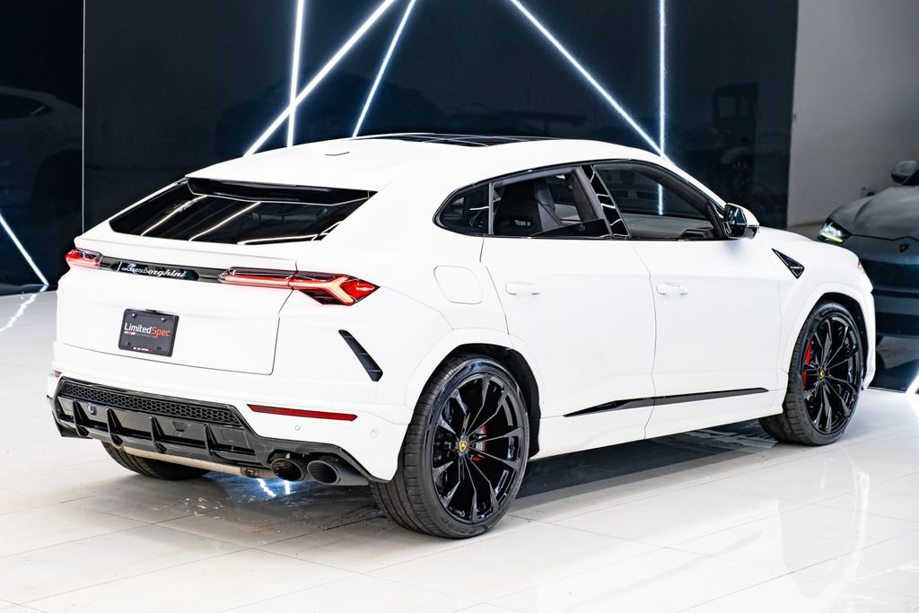 Used 2022 Lamborghini Urus AWD/4WD image 37