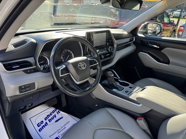 Used 2022 Toyota Highlander XLE image 15