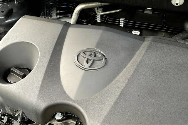 Used 2024 Toyota RAV4 XLE Premium w/ Weather Package AWD/4WD image 31