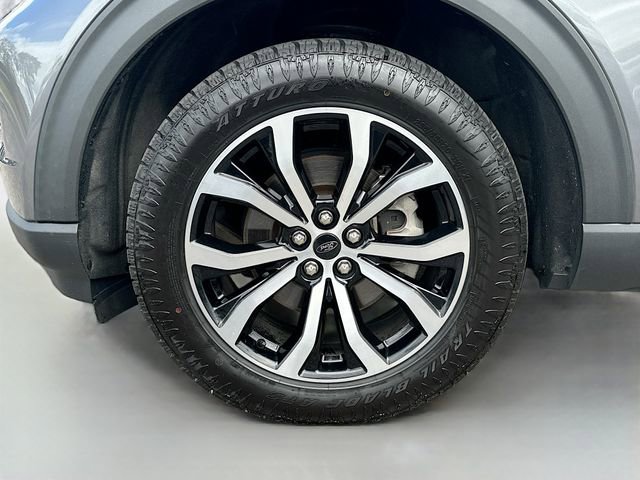 Used 2022 Ford Explorer XLT w/ Equipment Group 202A AWD/4WD image 33