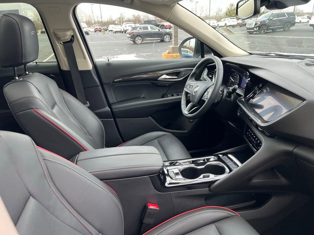 Used 2022 Buick Envision Essence w/ Sport Touring Package image 9