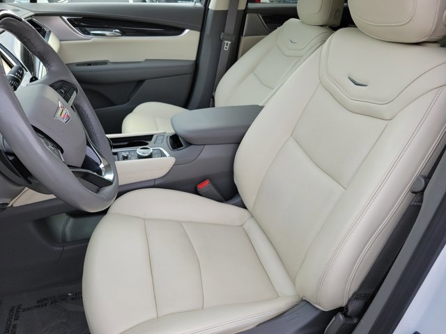 Used 2022 Cadillac XT6 Premium Luxury w/ Technology Package AWD/4WD image 13