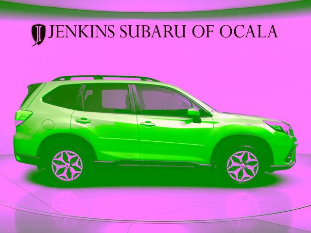 Used 2024 Subaru Forester Premium AWD/4WD image 2