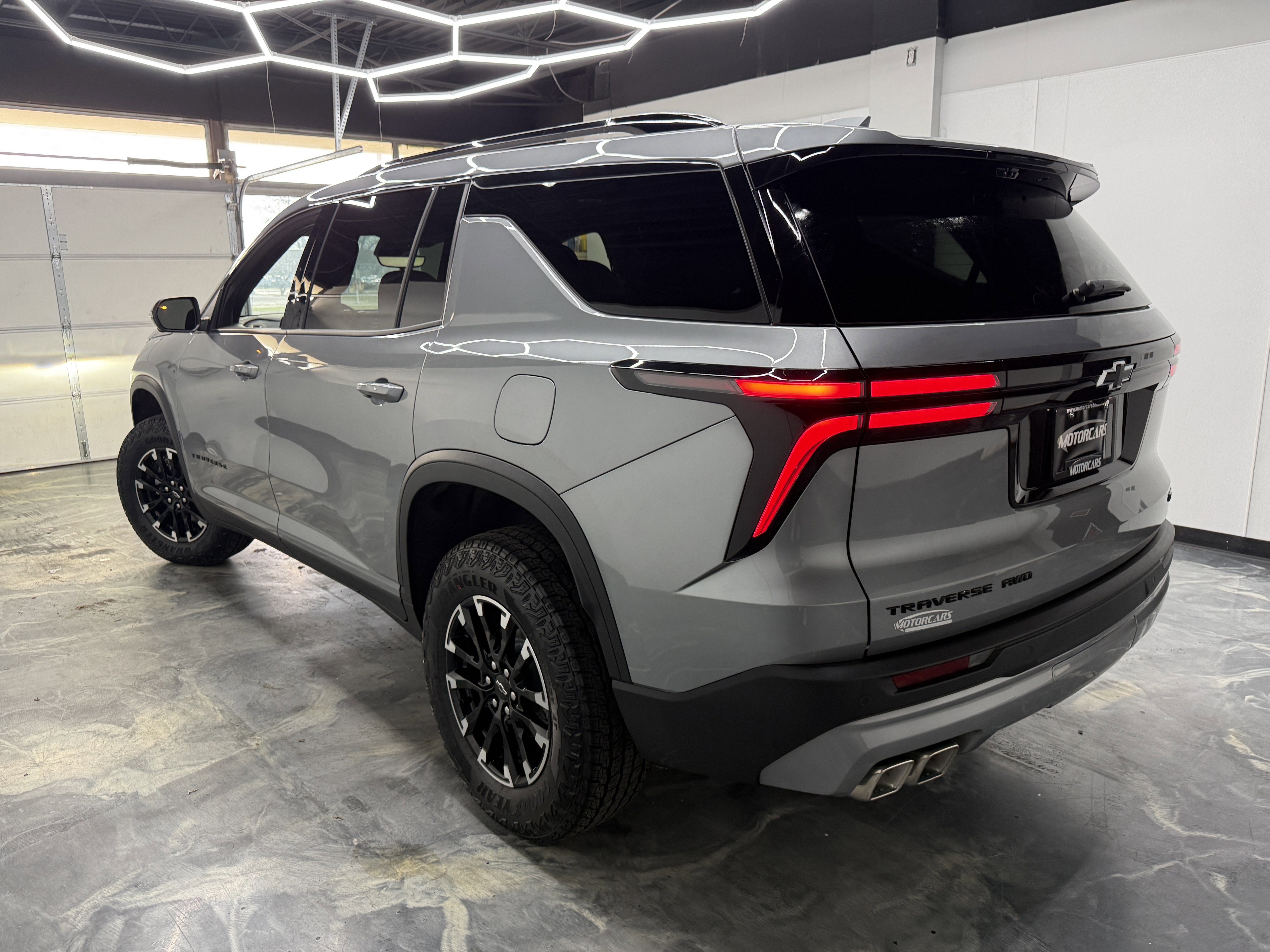 Used 2026 Chevrolet Traverse Z71 image 6