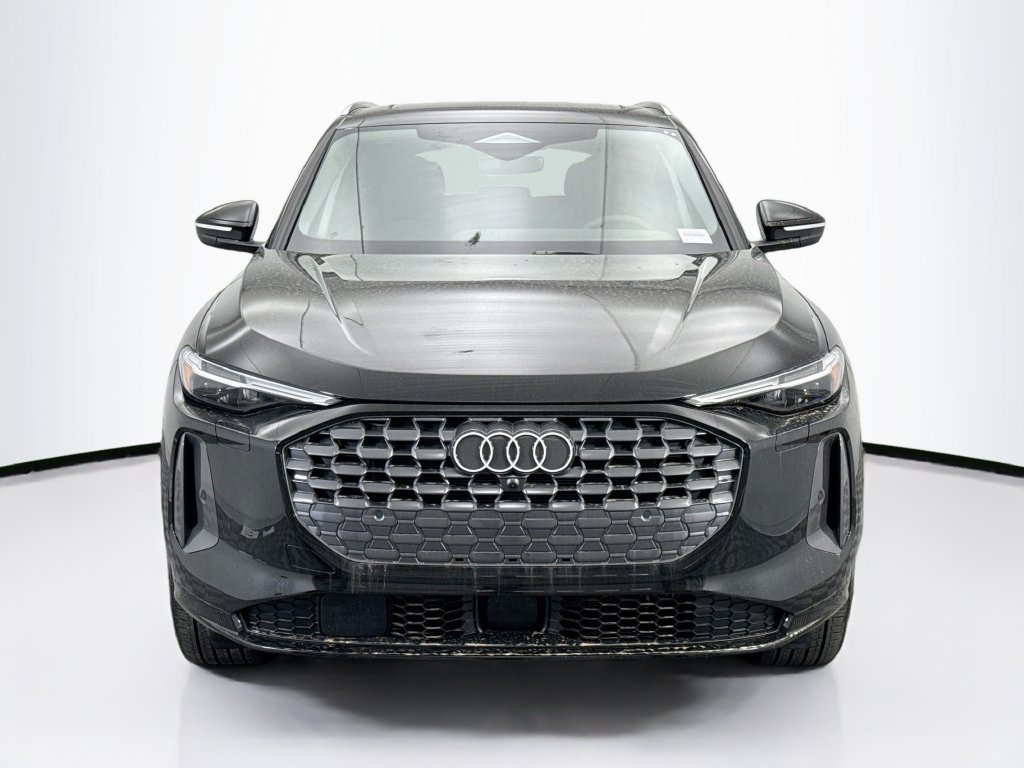 Used 2025 Audi Q5 Premium Plus w/ Premium Plus AWD/4WD image 2