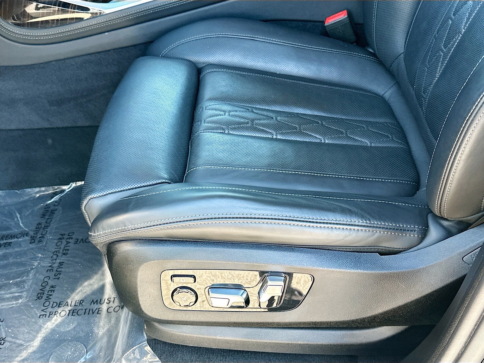 Used 2025 BMW X7 xDrive40i w/ Premium Package AWD/4WD image 18