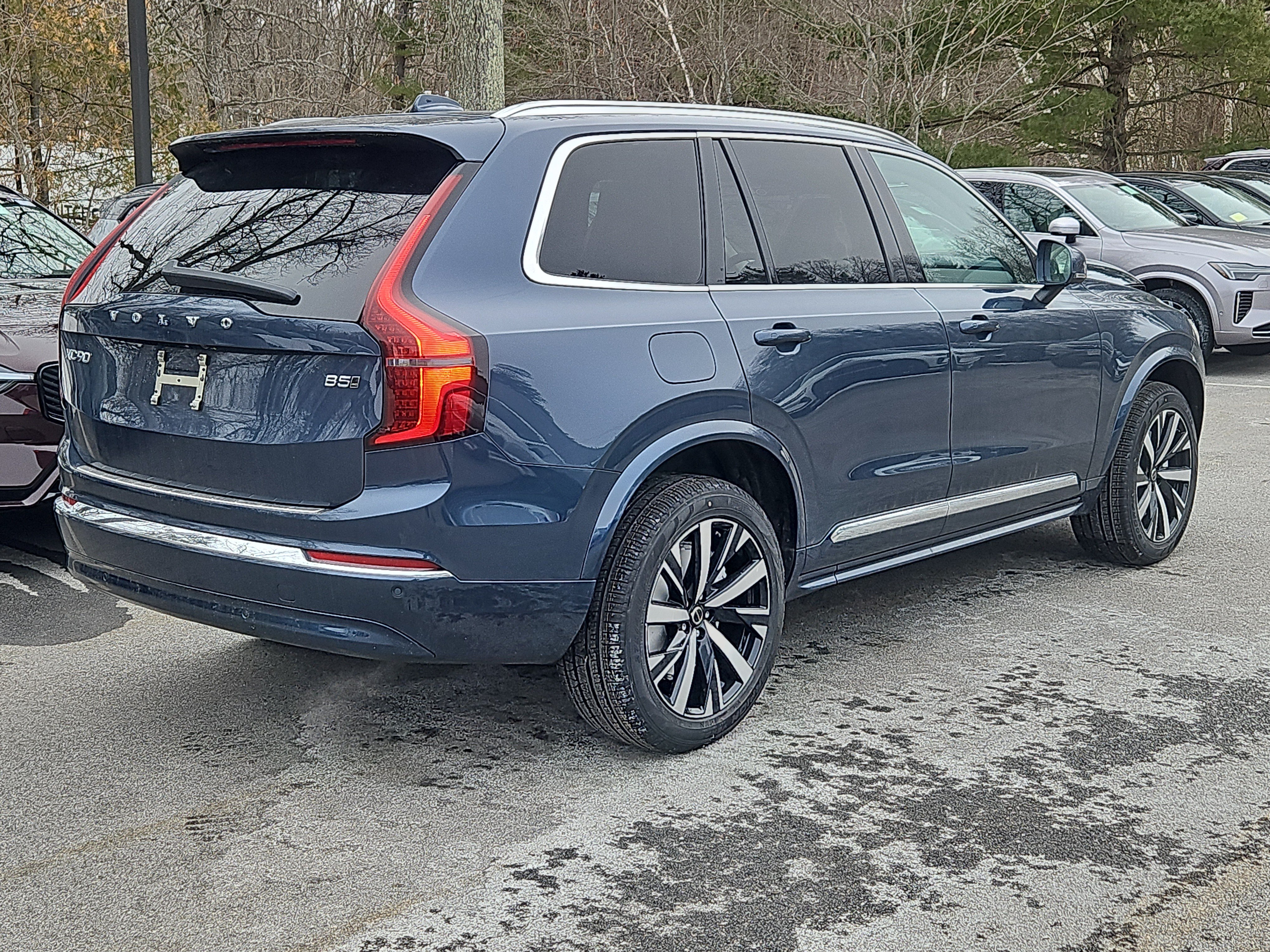 New 2026 Volvo XC90 B5 Core w/ Protection Package Premier AWD/4WD image 2