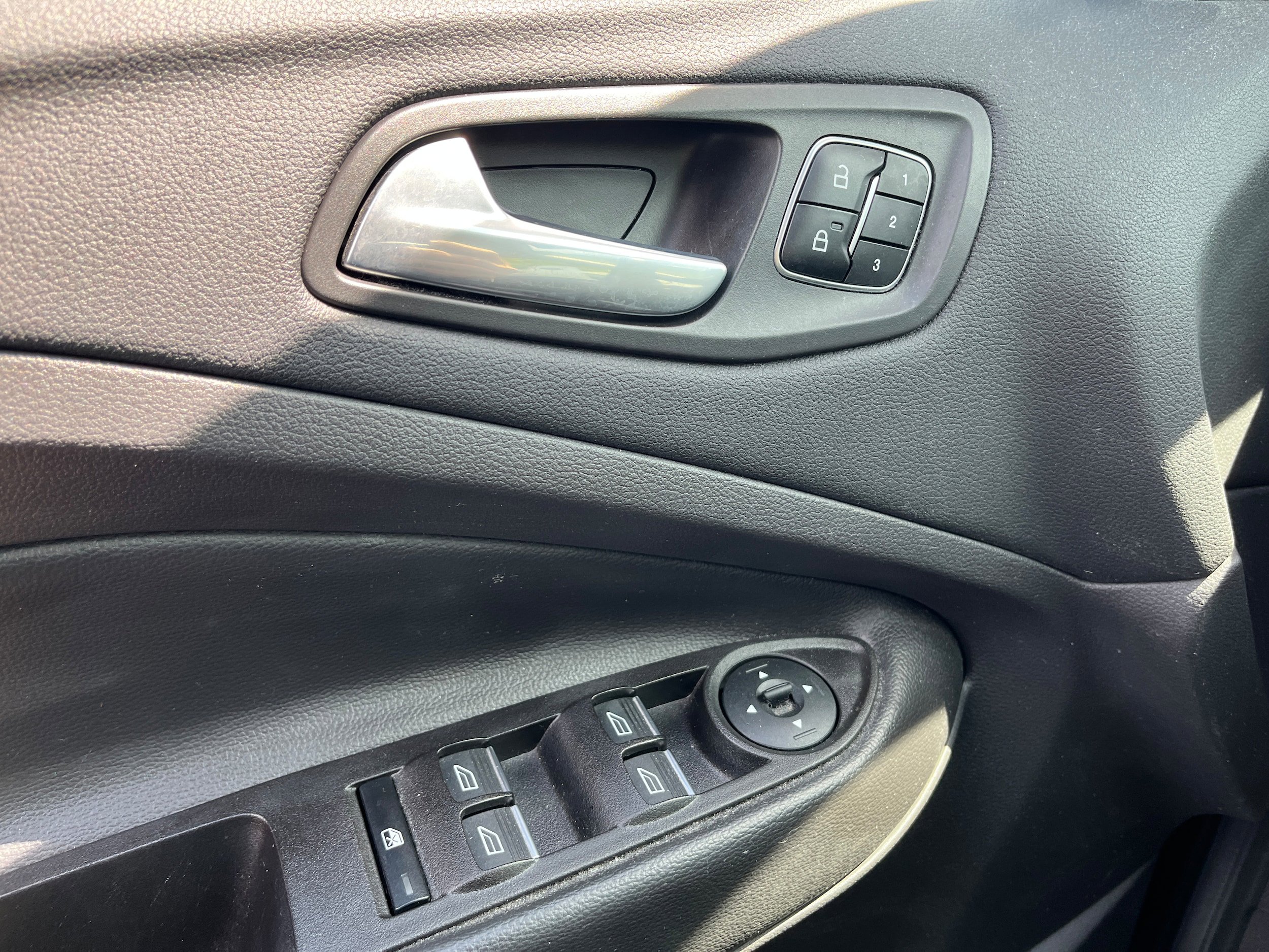 Certified 2017 Ford Escape Titanium AWD/4WD image 18