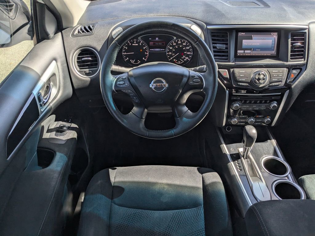 Used 2016 Nissan Pathfinder SV image 13