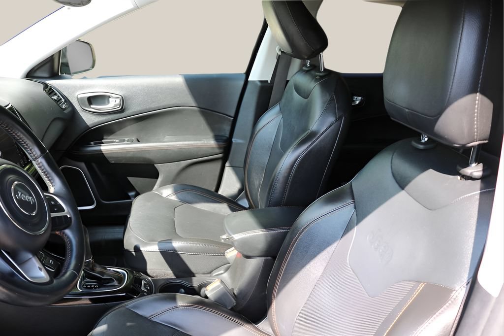 Used 2019 Jeep Compass Limited AWD/4WD image 11