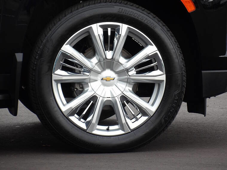 Used 2021 Chevrolet Suburban High Country image 36