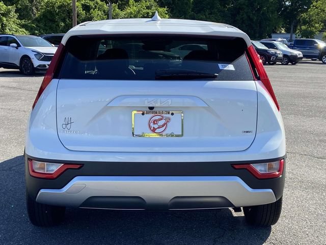 New 2025 Kia Niro LX FWD image 3