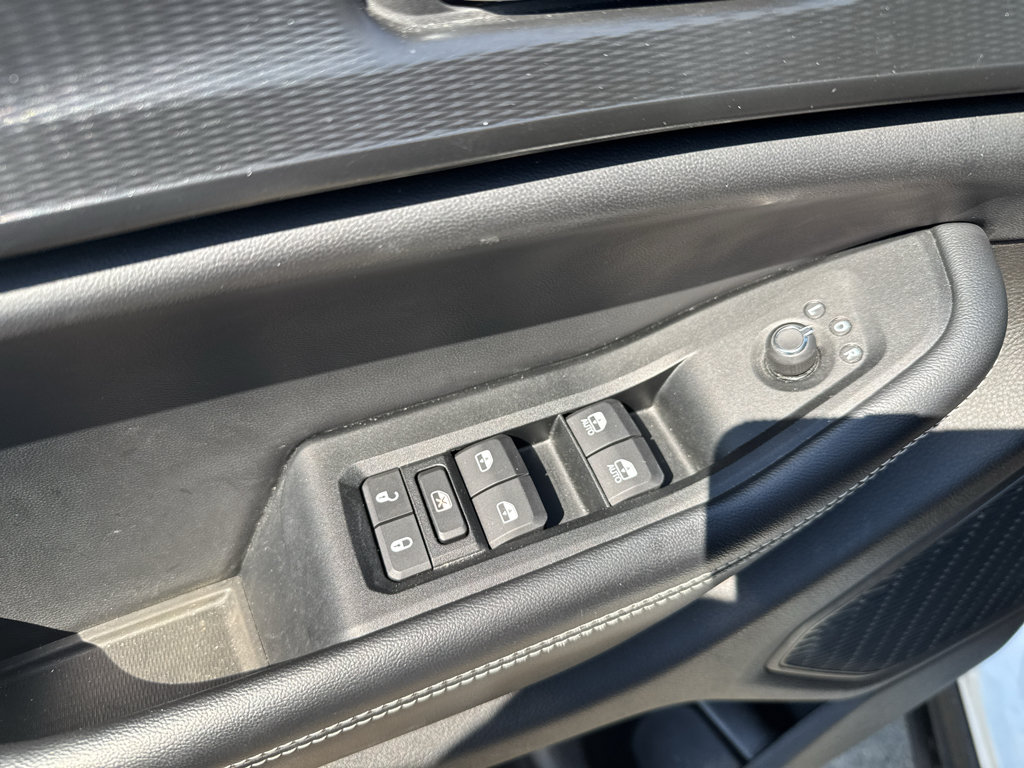 Used 2023 Jeep Grand Cherokee Altitude RWD image 10
