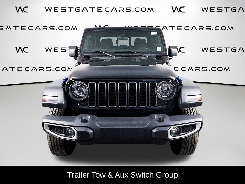 Used 2024 Jeep Gladiator Sport image 4