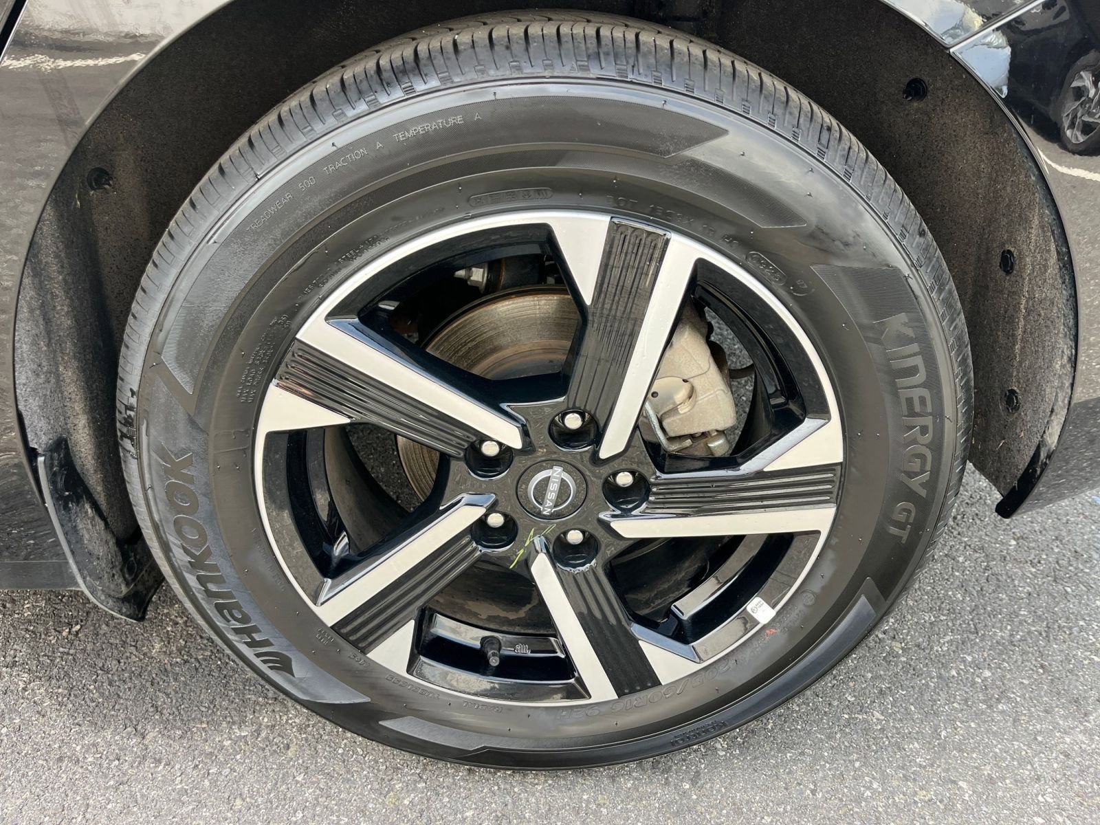 Used 2025 Nissan Sentra SV FWD image 29