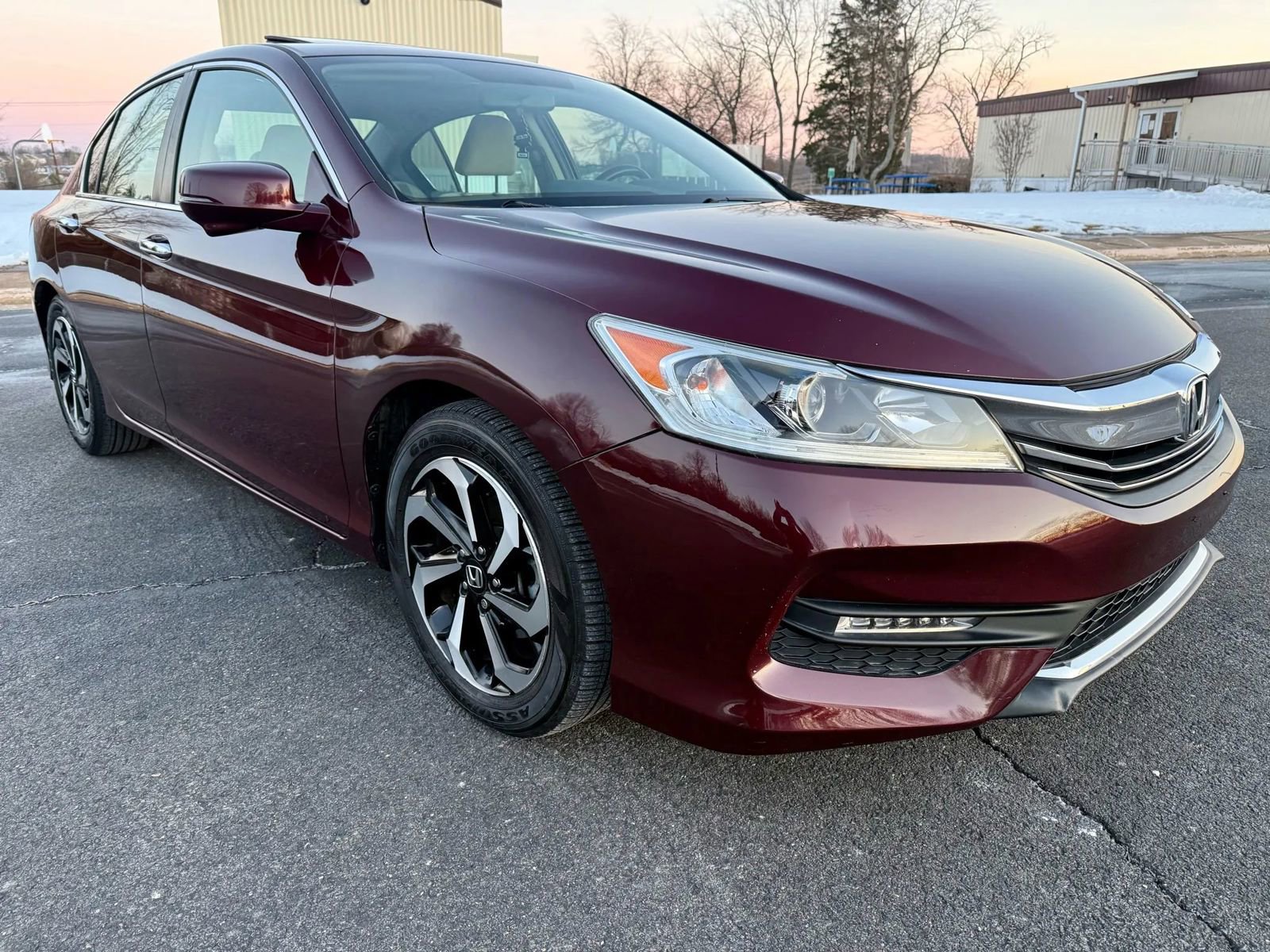 Used 2016 Honda Accord EX image 4