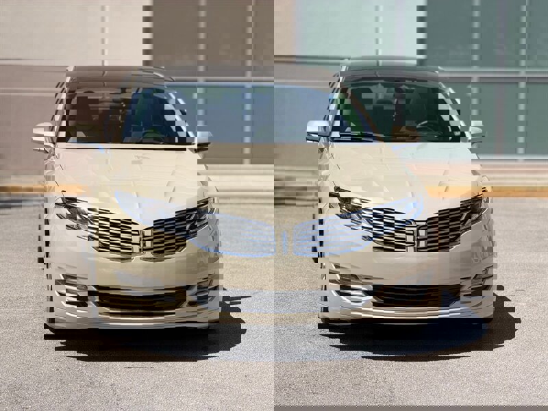 Used 2016 Lincoln MKZ Hybrid w/ Equipment Group 600A Reserve FWD image 4