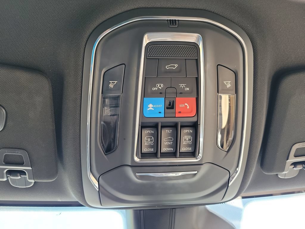 Used 2023 Jeep Grand Cherokee L Limited w/ Luxury Tech Group II RWD image 22